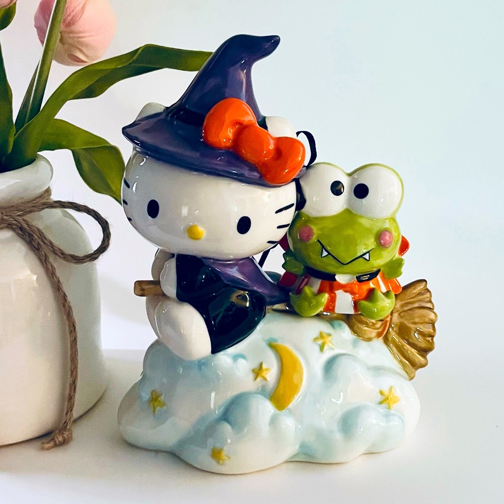 Hello Kitty & Keroppi Halloween Decor